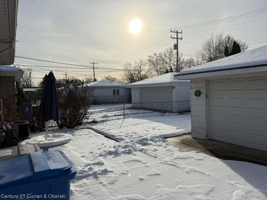 6523 N Vernon Street, Dearborn Heights, MI 48127 — Photo 12
