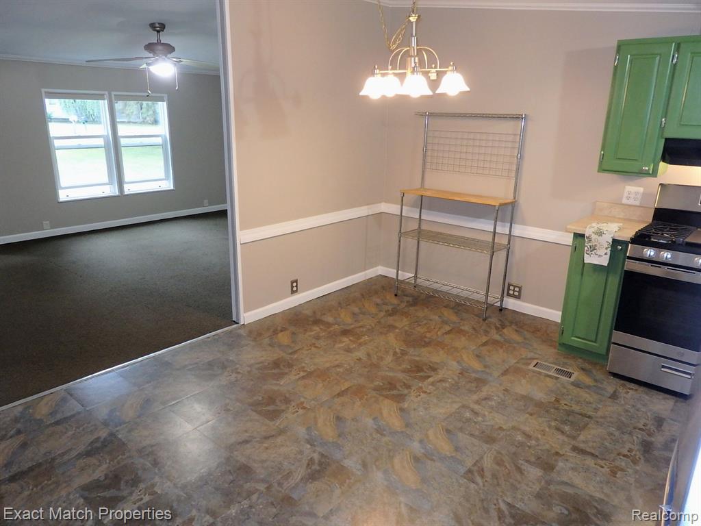 409 LAKEVIEW Street, Holly, MI 48442 — Photo 18