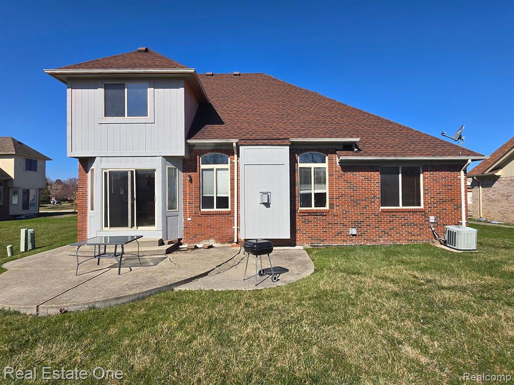 42510 PINEHURST Drive, Clinton Twp, MI 48036 — Photo 25