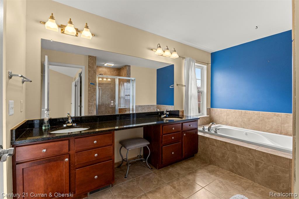 50034 VENICE Court, Northville, MI — Photo 16