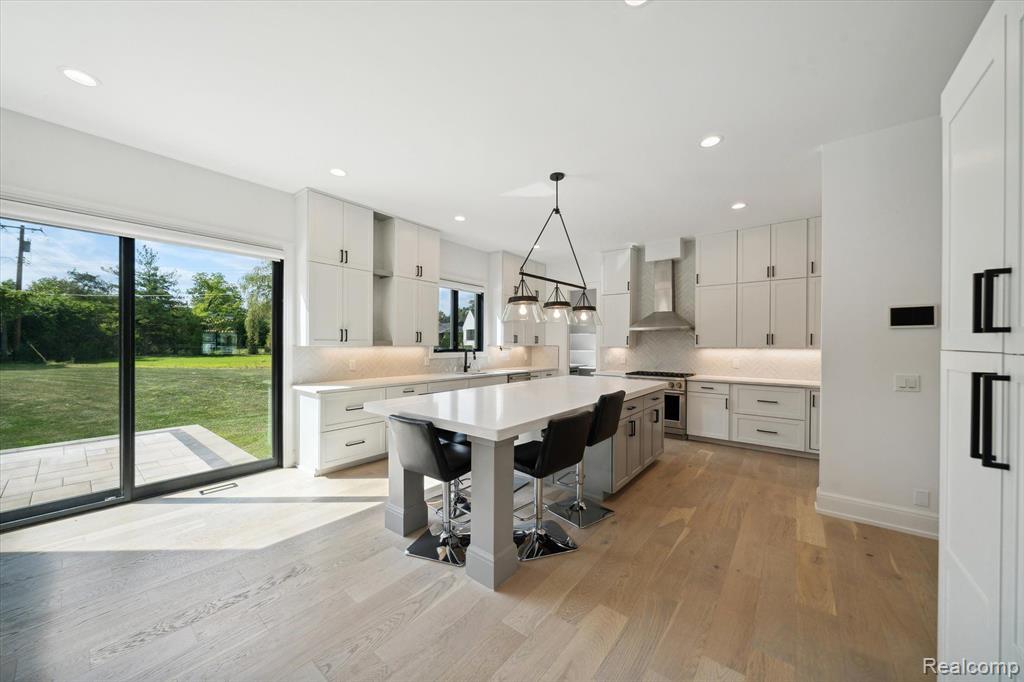 7450 PARKSTONE Lane, Bloomfield Hills, MI 48301 — Photo 20