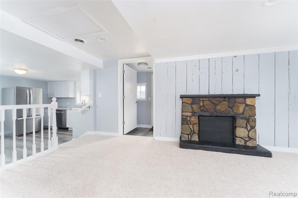 320 N Hibbard Street, Fowlerville, MI 48836 — Photo 3
