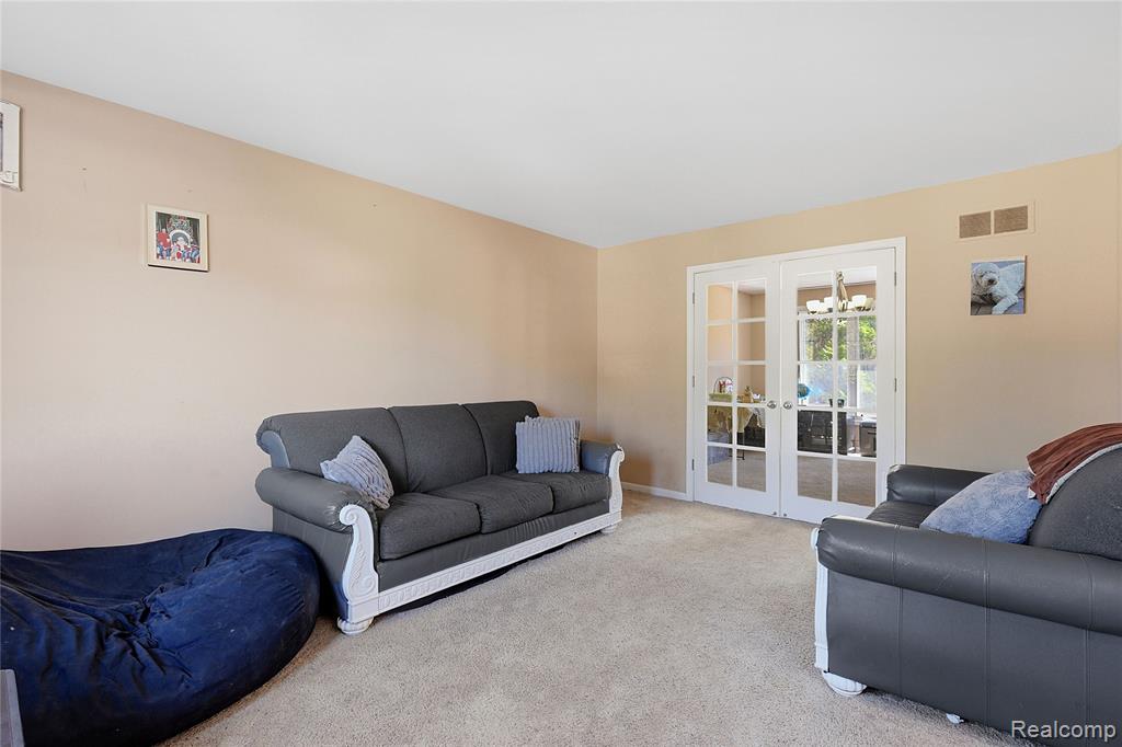 50426 Chief Drive, Macomb, MI 48044 — Photo 4