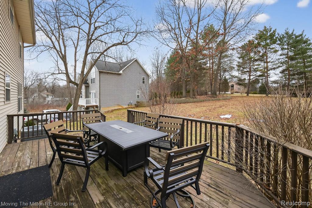 10129 Walnut Shores Drive, Fenton, MI 48430 — Photo 45