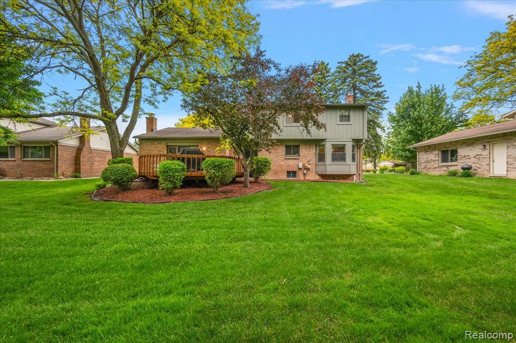 6153 Kiev Street, West Bloomfield, MI 48324 — Photo 3