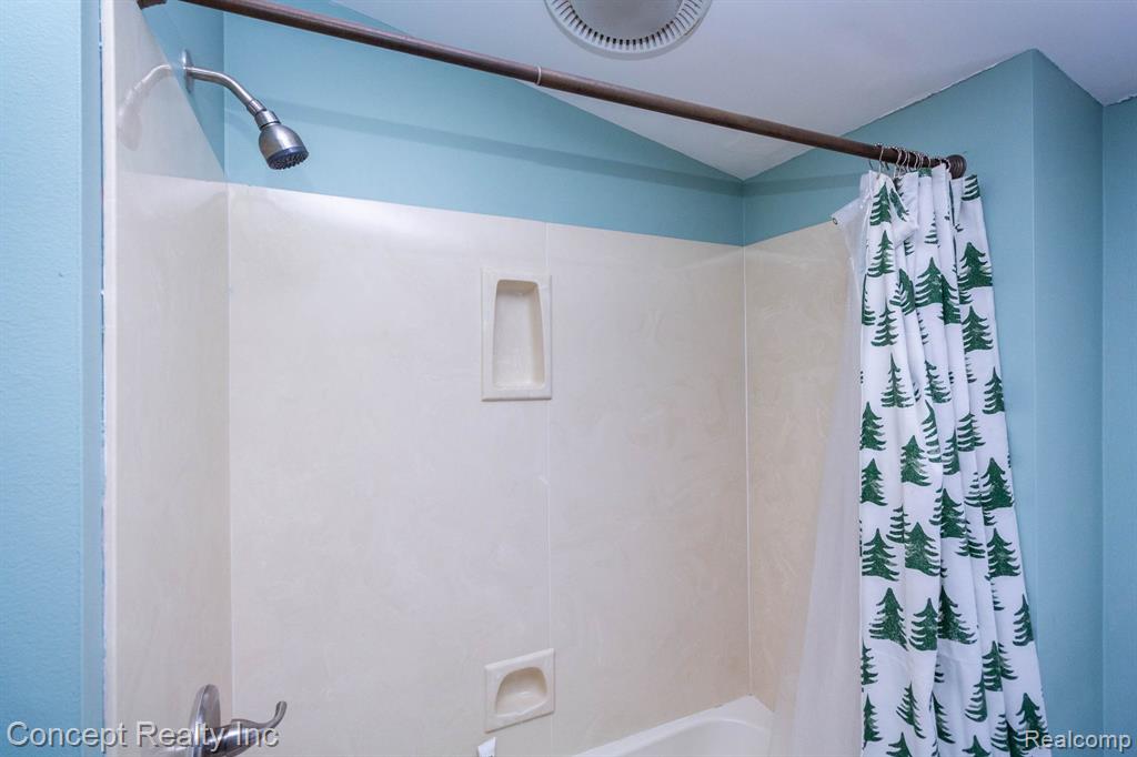 3215 Edgevale Drive, Lambertville, MI 48144 — Photo 43