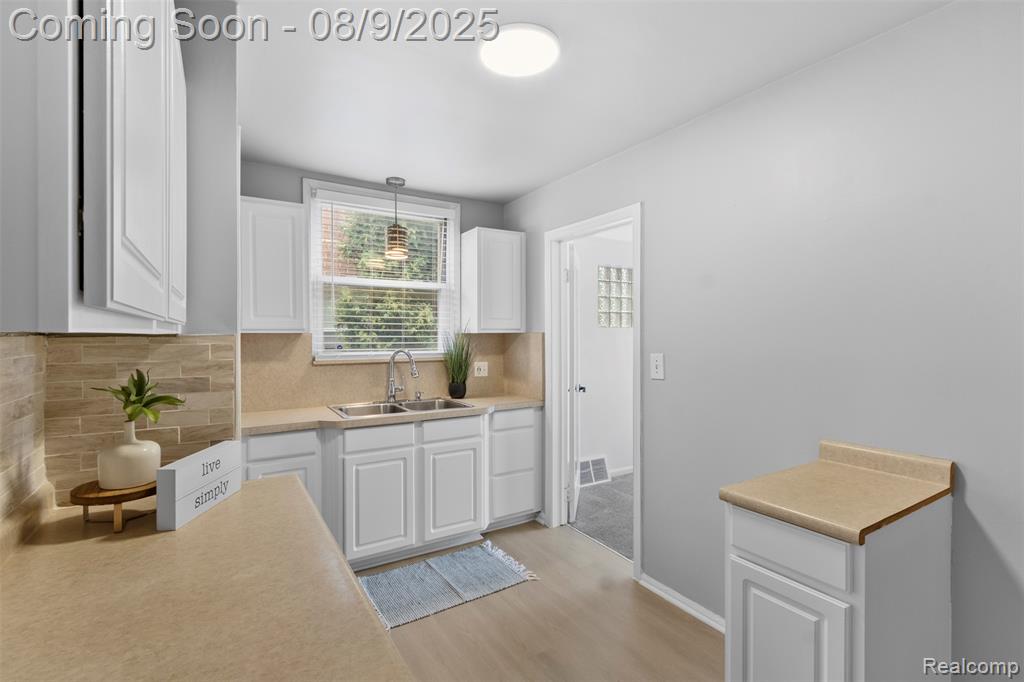 9911 Piedmont Street, Detroit, MI 48228 — Photo 9
