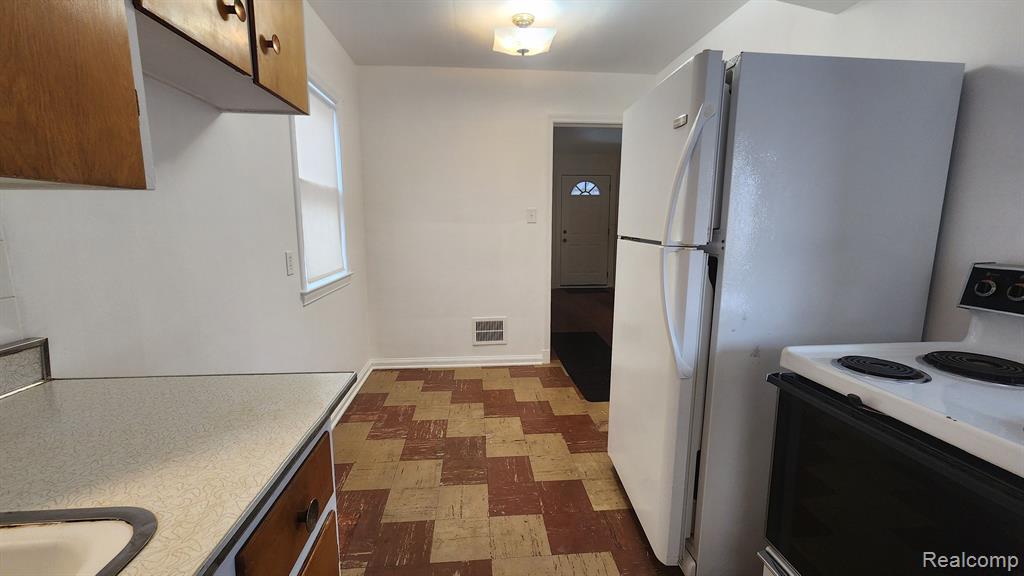 7336 ROCKDALE, Redford, MI 48239 — Photo 5