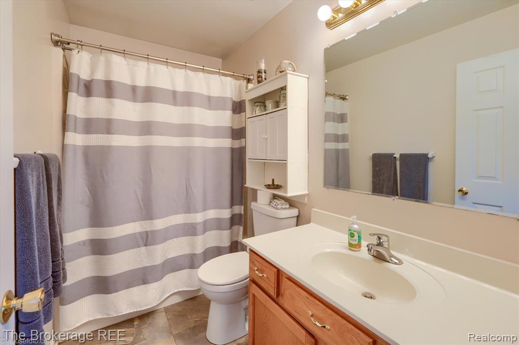 5281 Magnolia Drive, Grand Blanc, MI 48439 — Photo 34