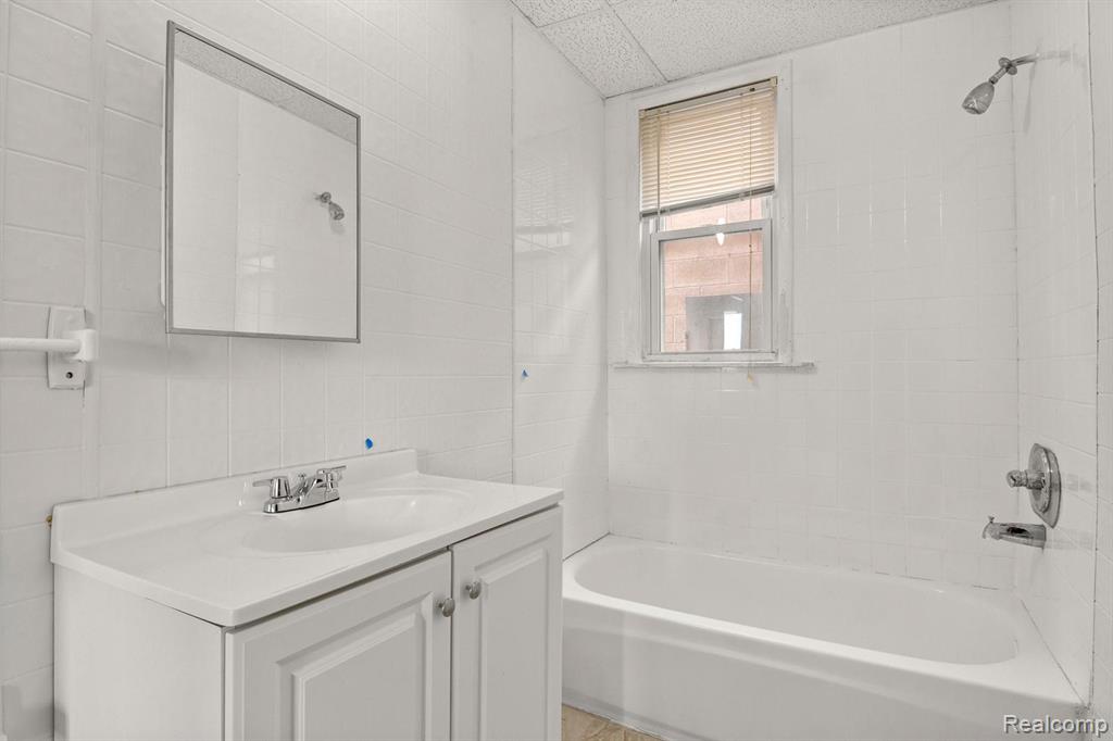 6203 Chase Road, Dearborn, MI 48126 — Photo 4