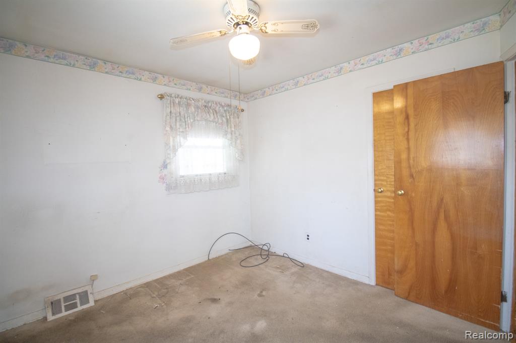 5743 Plainfield Street, Dearborn Heights, MI 48127 — Photo 18