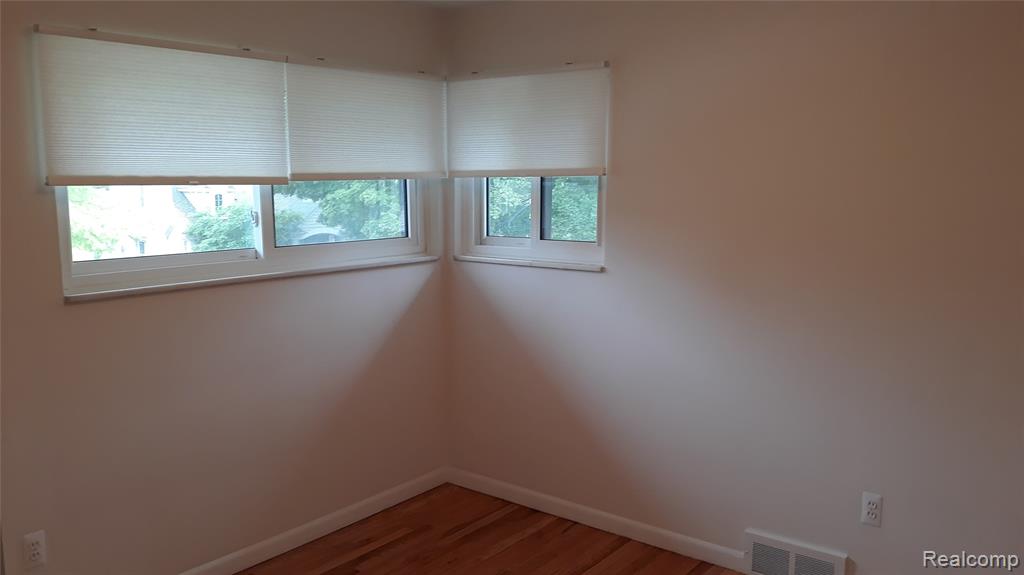 422 CATALPA Drive, Royal Oak, MI 48067 — Photo 3