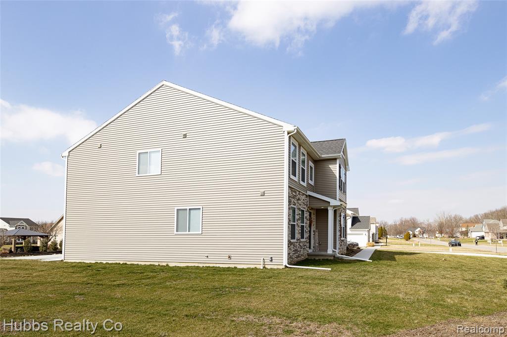 7340 Westminster Circle, Grand Blanc, MI 48439 — Photo 11