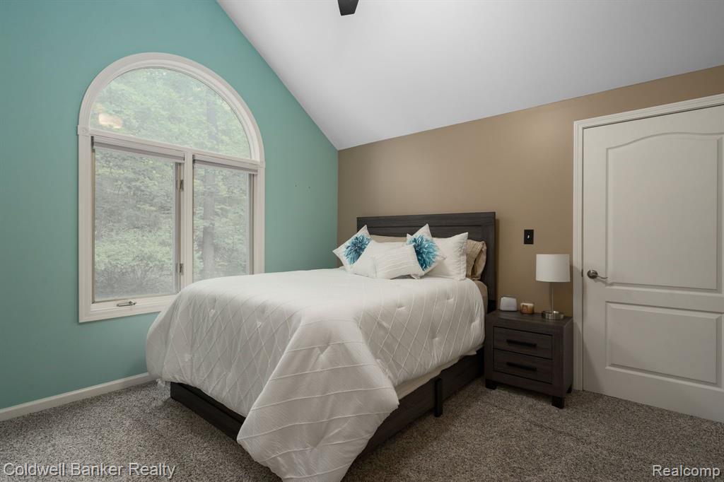 8673 Mohican Dr, Clarkston, MI 48348 — Photo 15