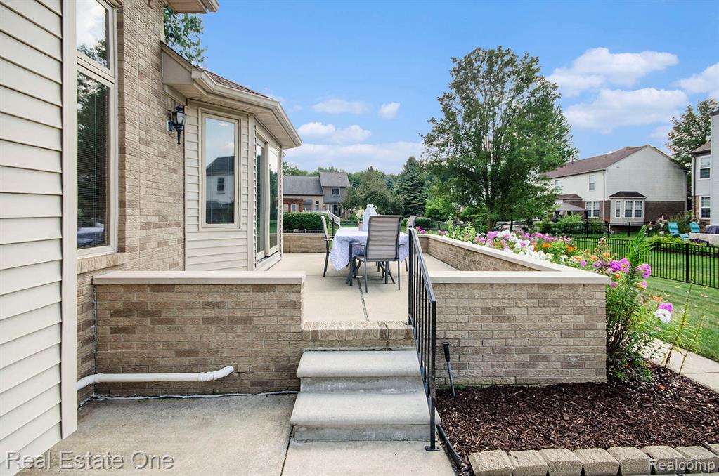 54149 Acadia Drive, Macomb, MI 48042 — Photo 29
