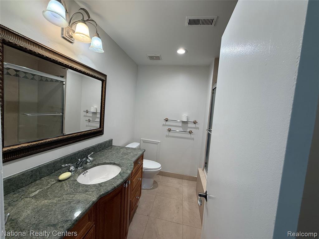 6677 Chimney Sweep, West Bloomfield, MI — Photo 20