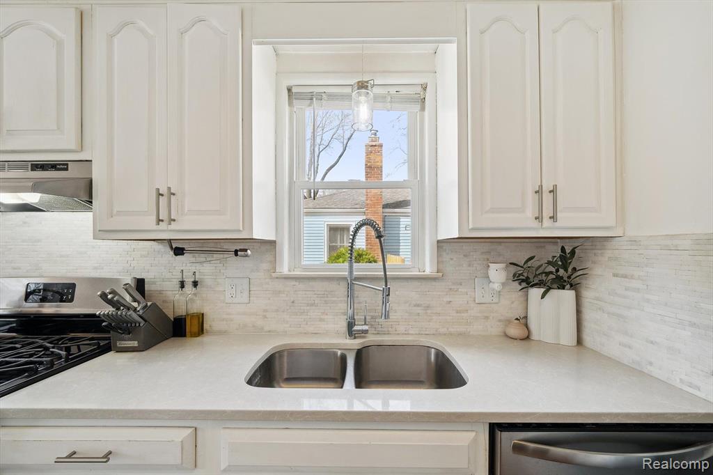 4034 CUMMINGS Avenue, Berkley, MI 48072 — Photo 12