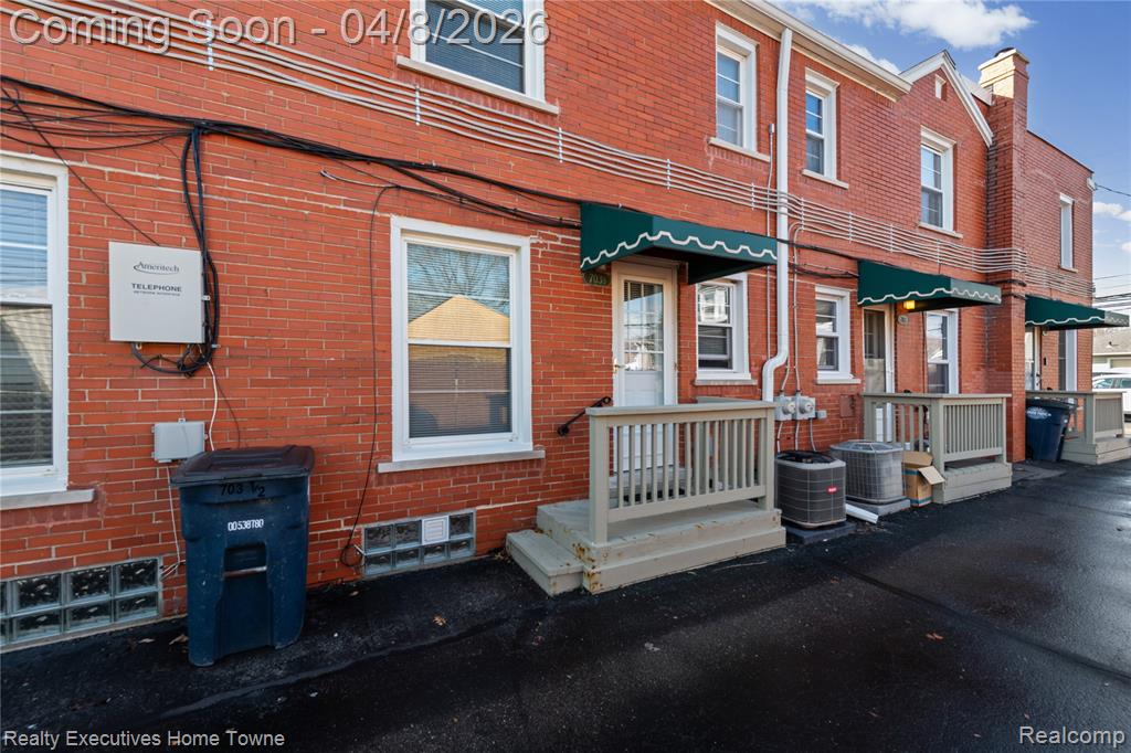 703 1/2 Saint Clair Street, Grosse Pointe, MI 48230 — Photo 20