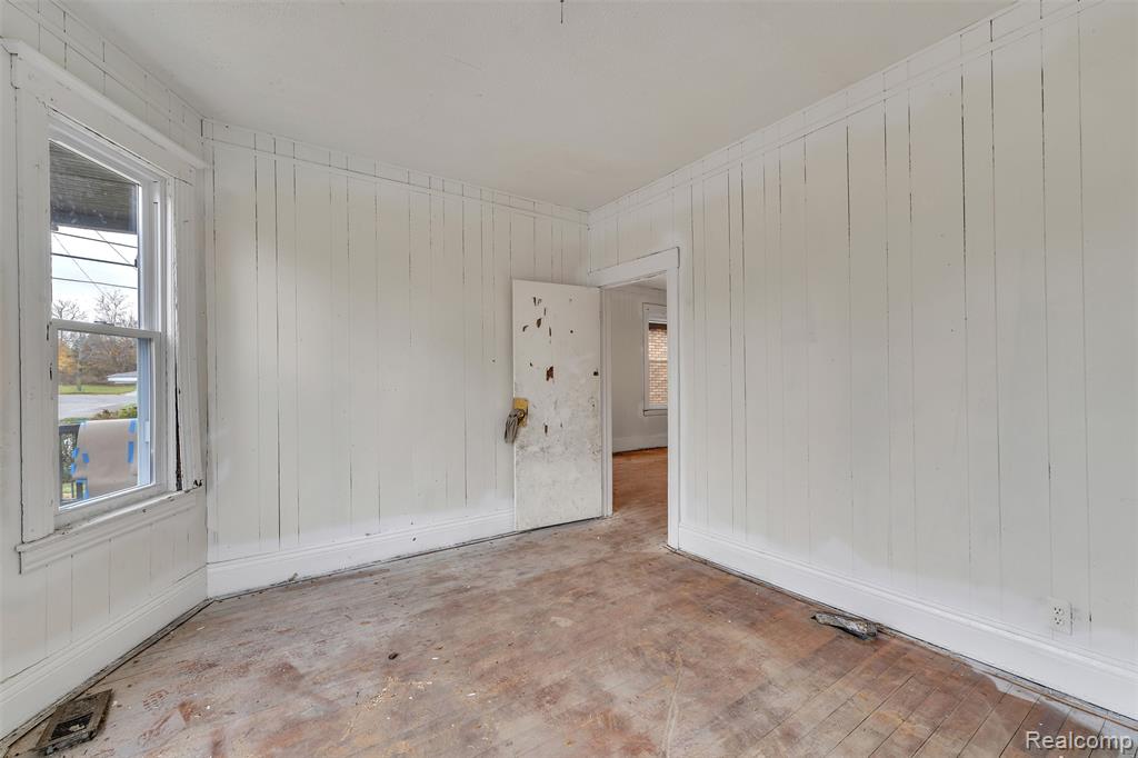 9333 Elsa Street, Detroit, MI 48214 — Photo 9