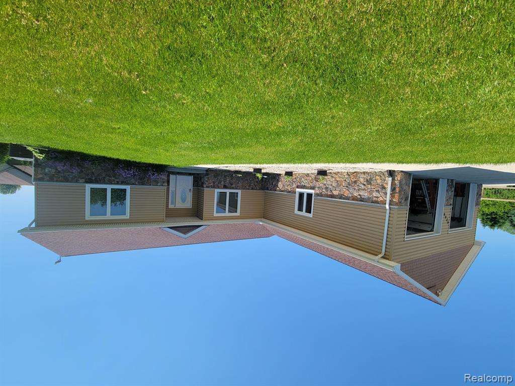 4266 McCandlish Road, Grand Blanc, MI 48439