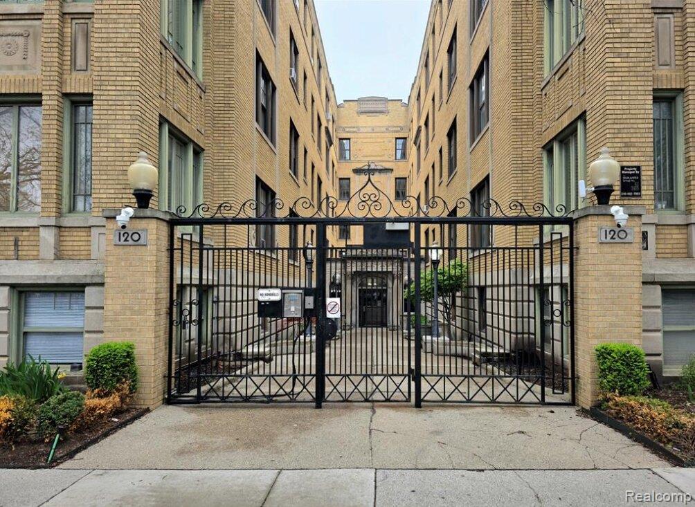 120 Seward Street, Detroit, MI 48202