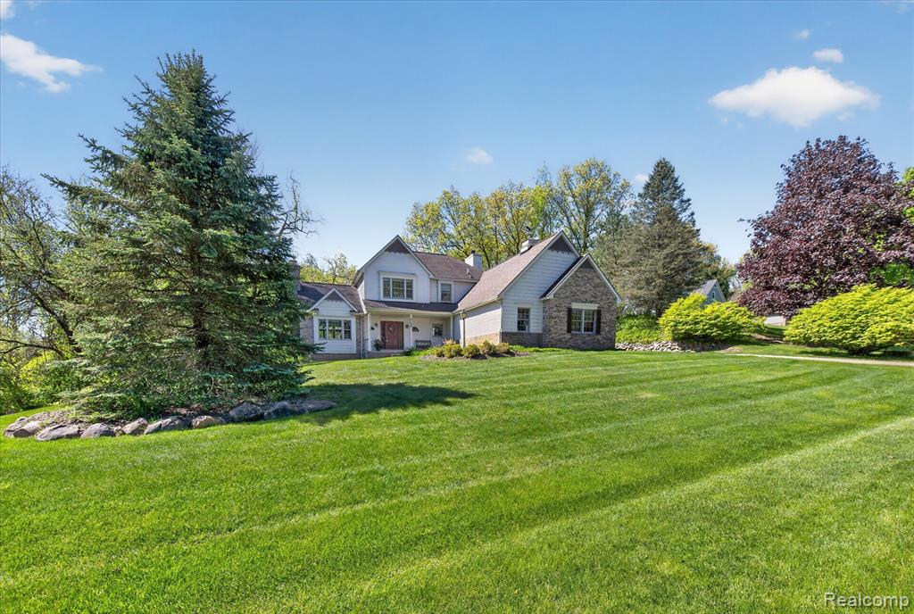 7798 Lee Road, Brighton, MI 48116