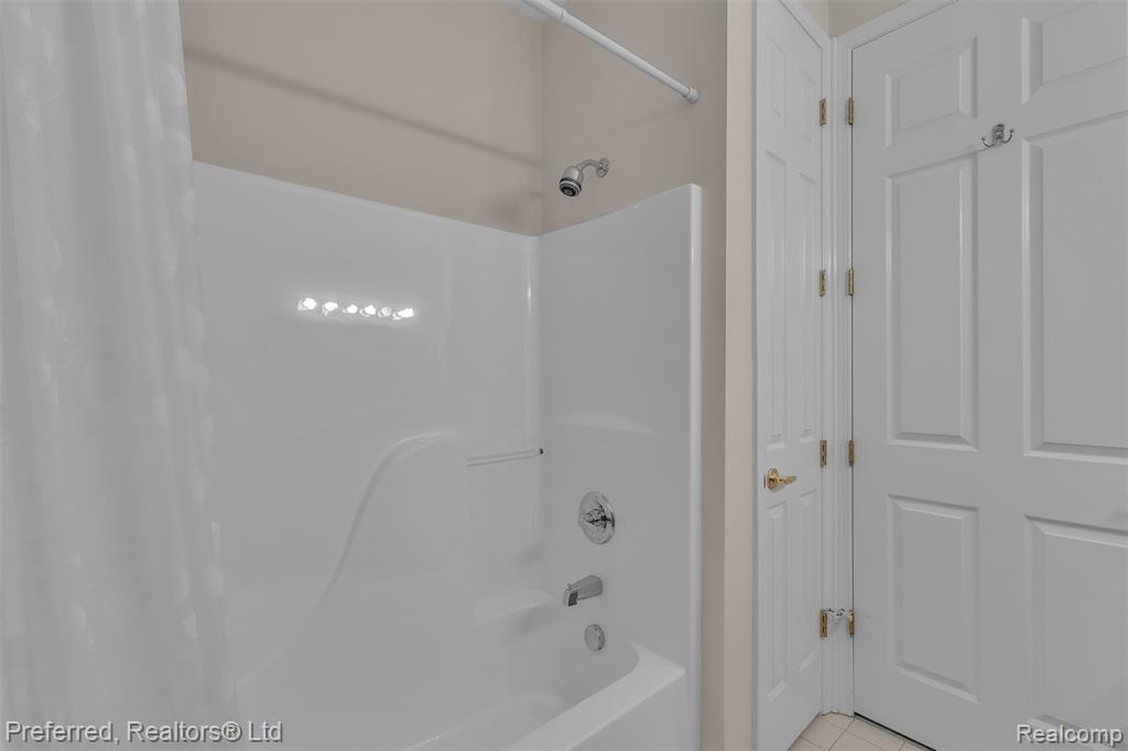 635 Constitution Street, Canton, MI 48188 — Photo 15
