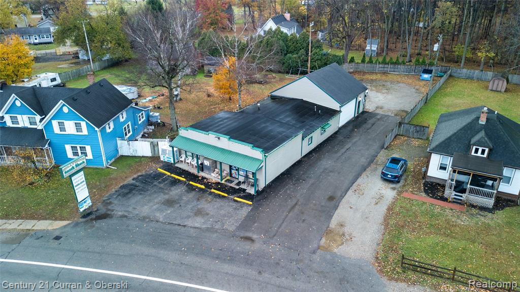 27996 Waltz Road, New Boston, MI 48164
