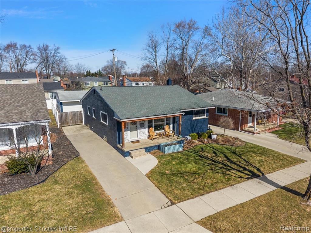 816 W Baker Avenue, Clawson, MI — Photo 2