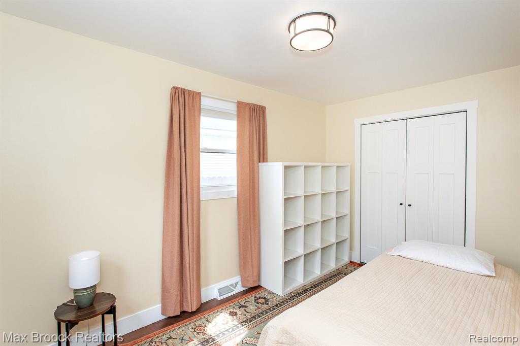 918 ALBERTA Street, Ferndale, MI 48220 — Photo 31