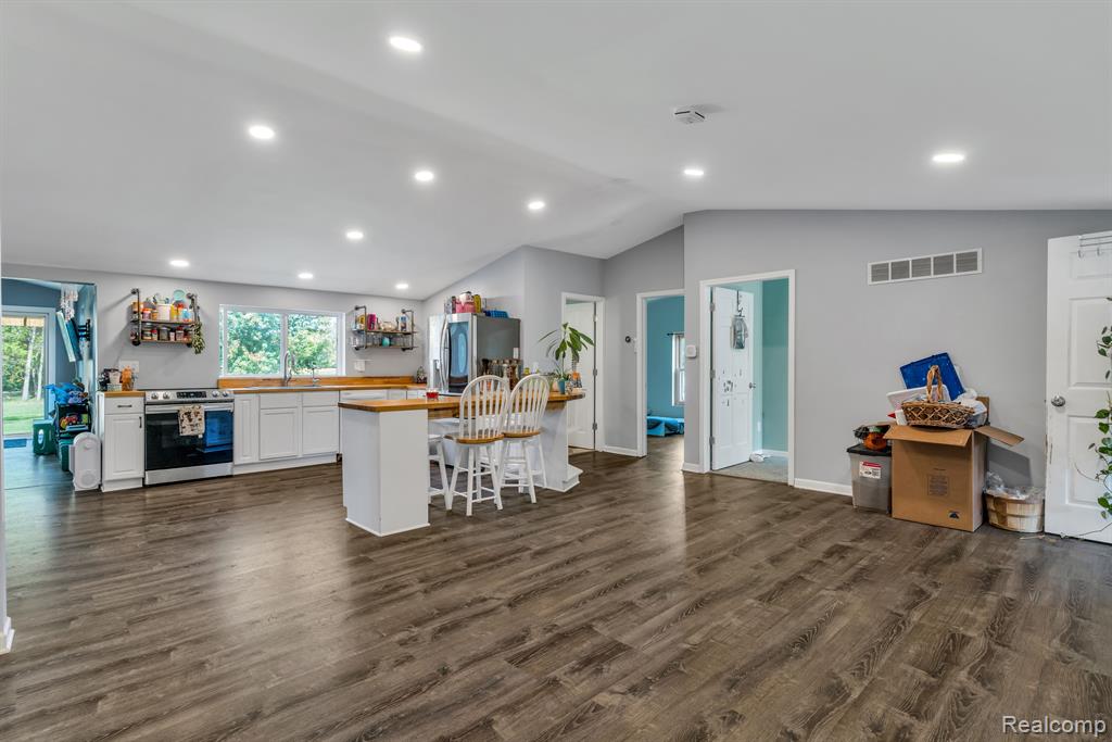7167 E CARPENTER Road, Davison, MI 48423 — Photo 9