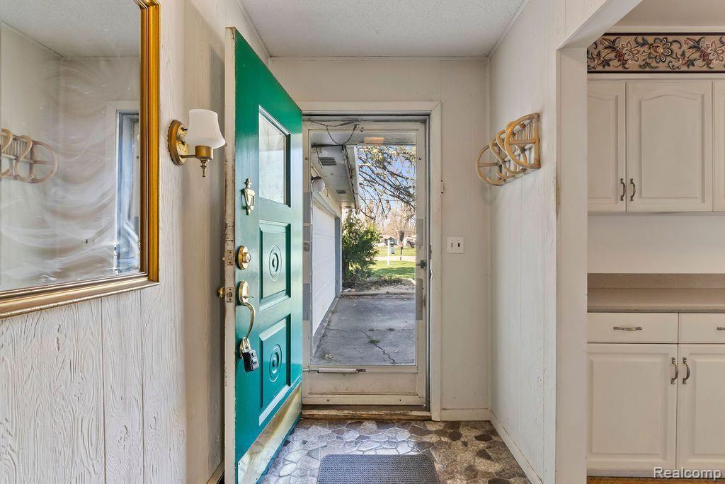4302 ESTA Drive, Flint, MI 48506 — Photo 5
