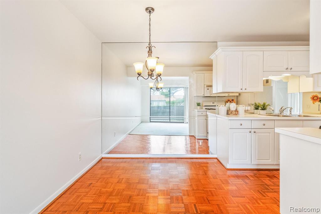 9663 BAYVIEW Drive, Ypsilanti, MI 48197 — Photo 11