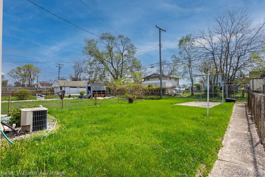 419 FRAZIER Street, River Rouge, MI 48218 — Photo 17