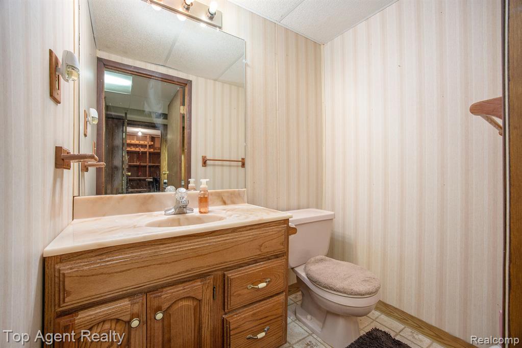 43378 Riverbend Boulevard, Clinton Twp, MI 48038 — Photo 21