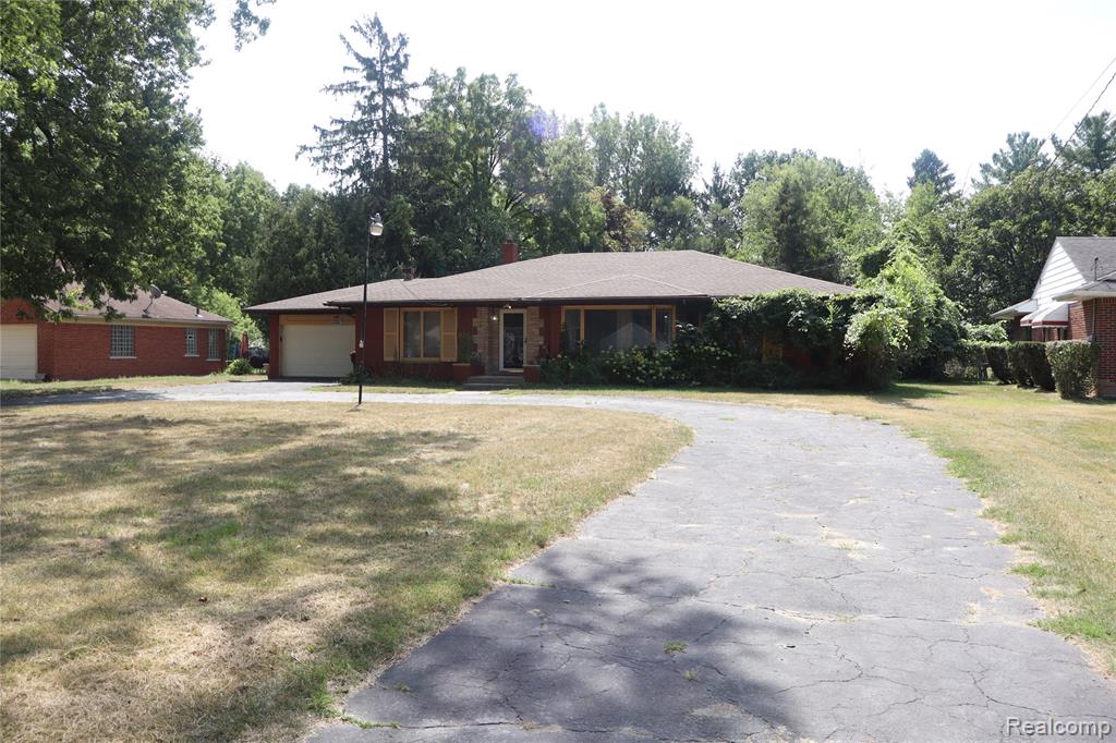 23521 Lee Baker Drive, Southfield, MI 48075