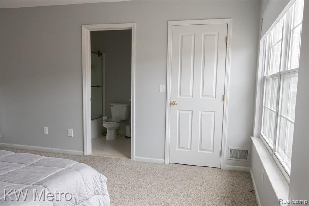 25493 Saint James, Southfield, MI 48075 — Photo 21