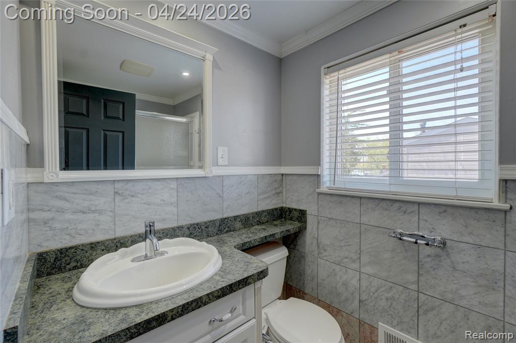 22520 E 13 Mile Road, Saint Clair Shores, MI 48082 — Photo 17