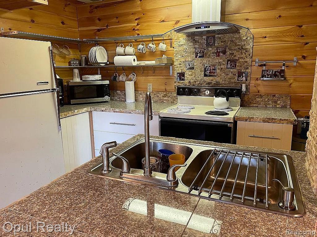 221 Bluegill Lake Road, Harrison, MI 48625 — Photo 6
