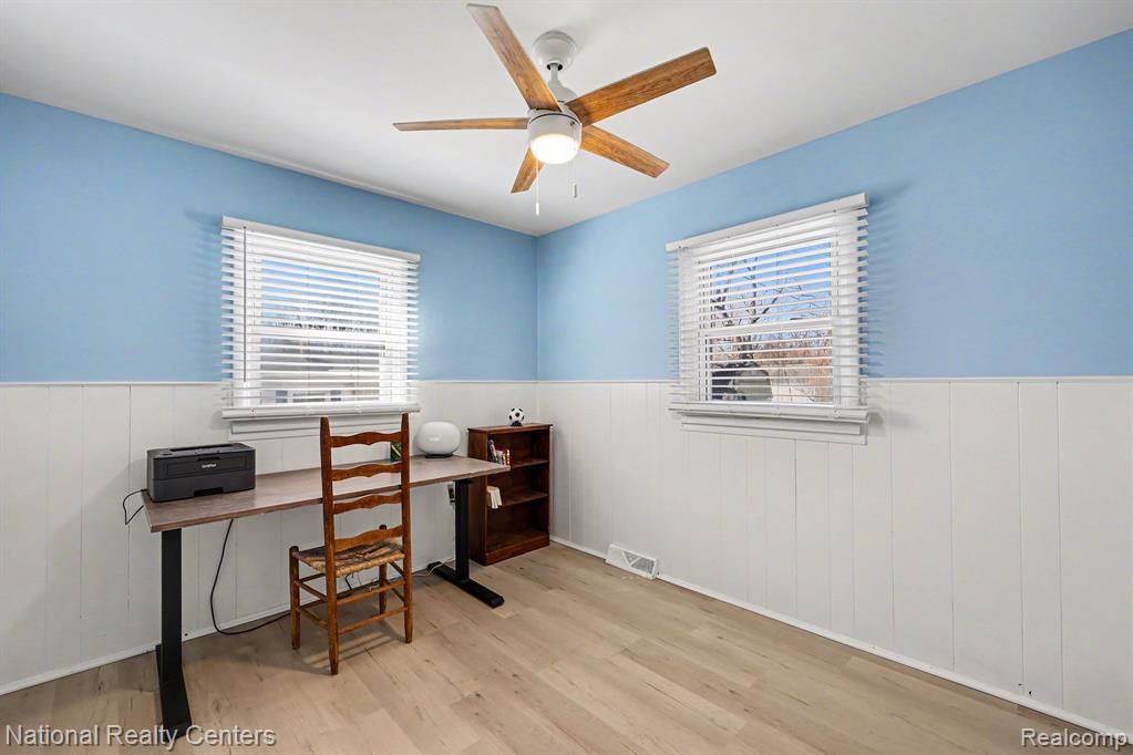 586 Bagley Street, Lake Orion, MI 48362 — Photo 12