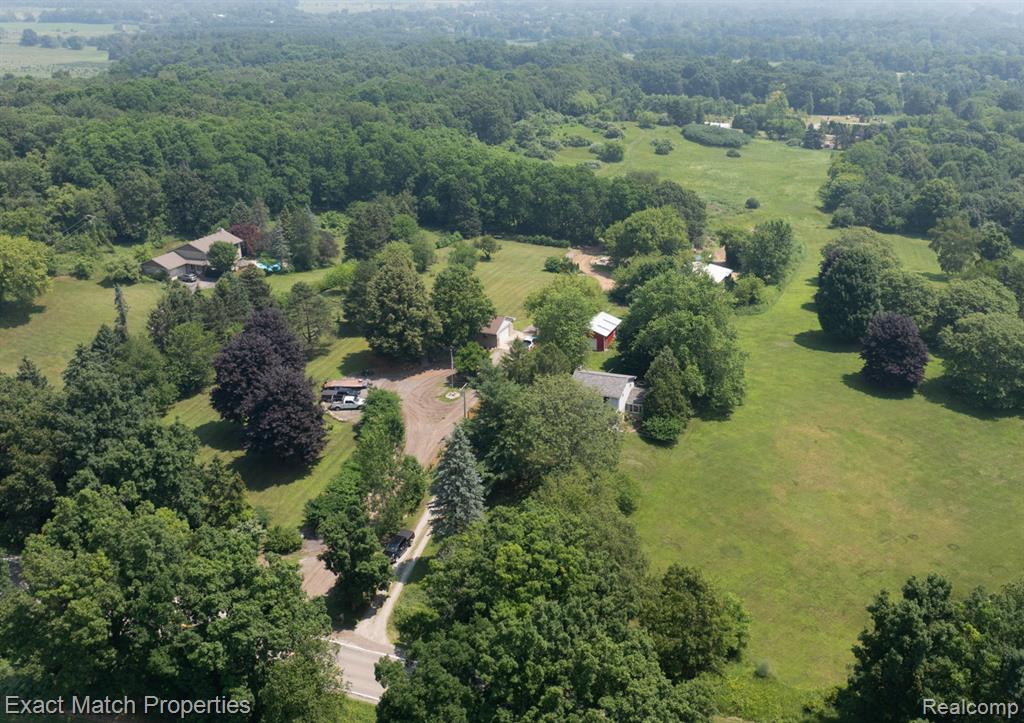 3980 N Hickory Ridge Road, Highland, MI — Photo 3