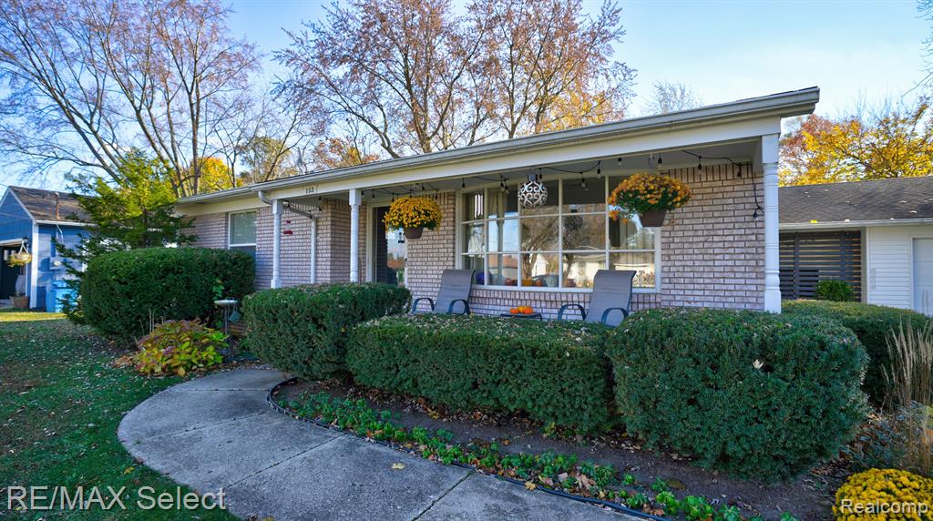 153 BEVINS Street, Holly, MI 48442 — Photo 2