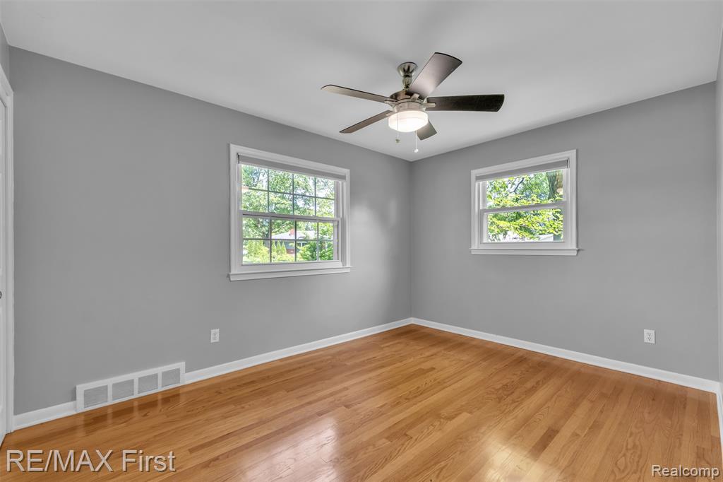 31923 Bella Vista Drive, Farmington, MI 48334 — Photo 19