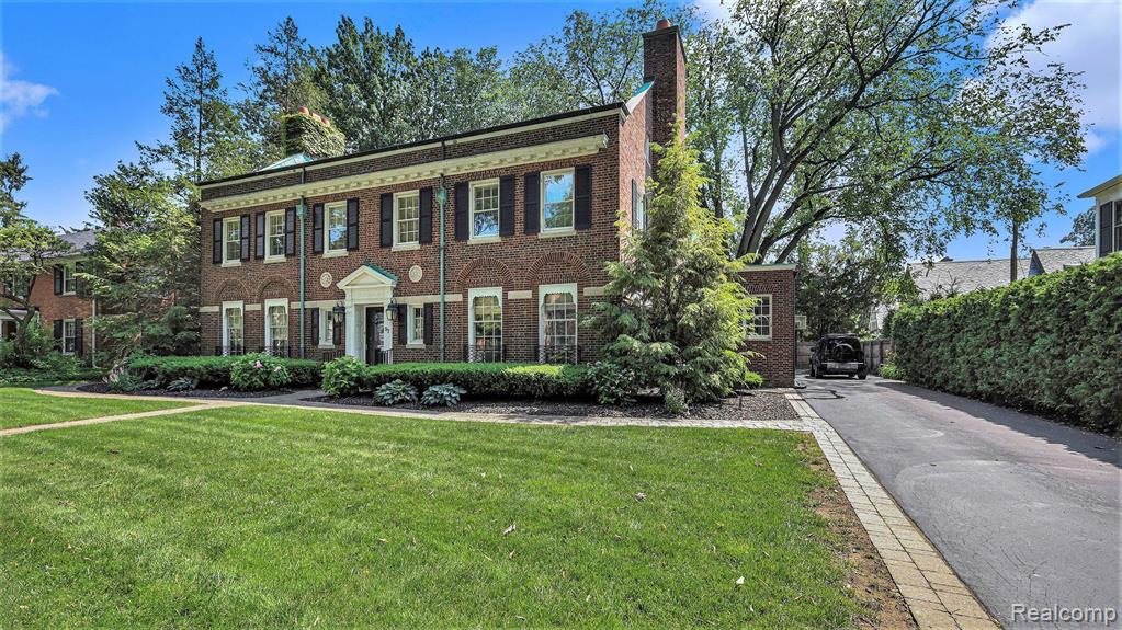 97 TOURAINE Road, Grosse Pointe Farms, MI 48236 — Photo 3
