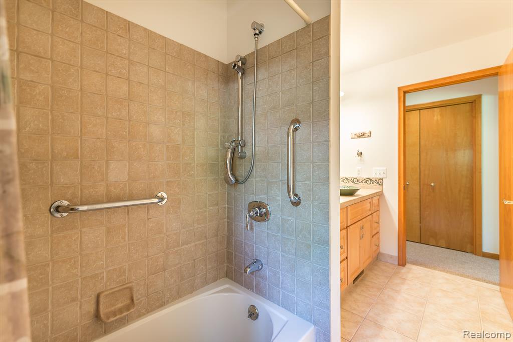 7636 THARP Drive, Whitmore Lake, MI 48189 — Photo 59