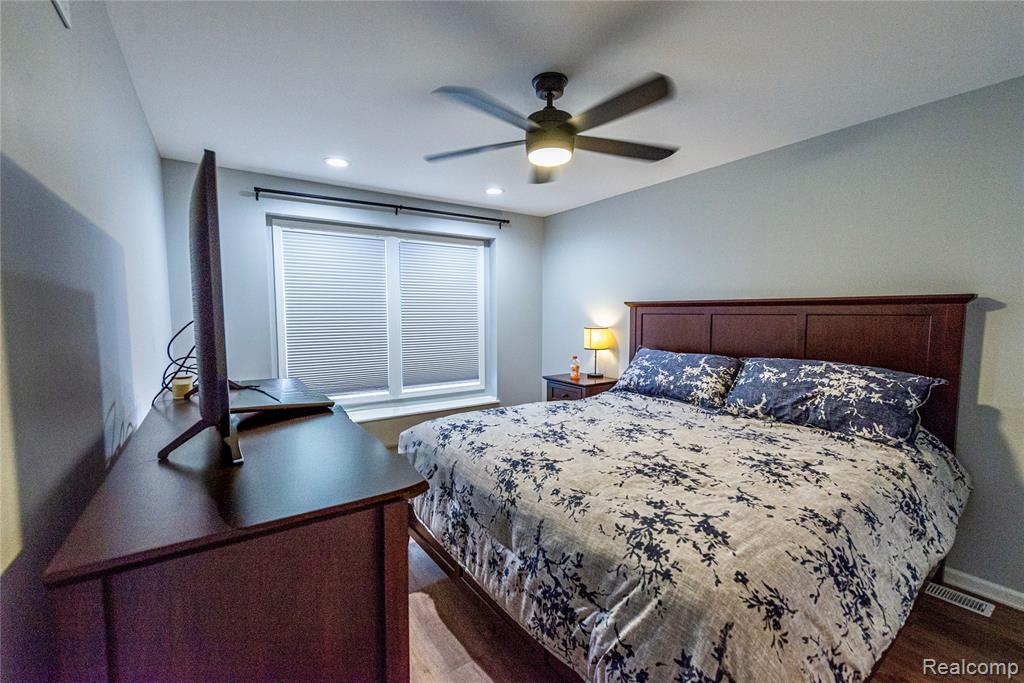 3982 Ontario Drive, Auburn Hills, MI 48326 — Photo 11