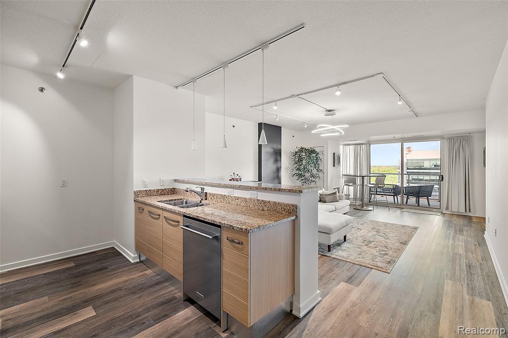 432 S Washington Avenue, 806, Royal Oak, MI 48067 — Photo 3