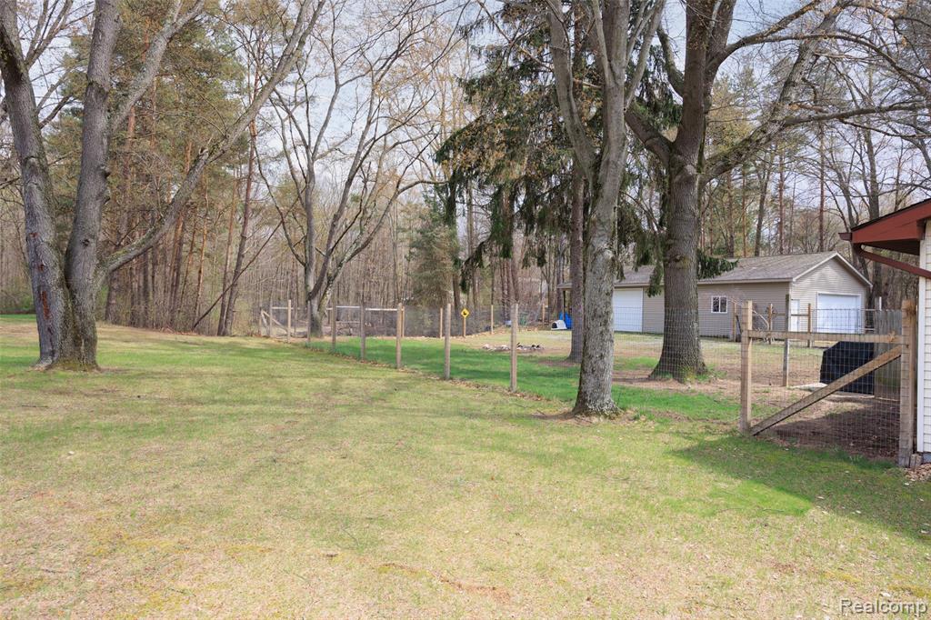 8639 Stone Road, Clay, MI 48001 — Photo 18