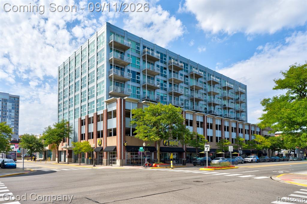 100 W 5th Street, Royal Oak, MI 48067
