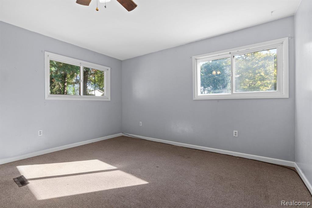 917 LOWELL Avenue, Jackson, MI 49202 — Photo 13